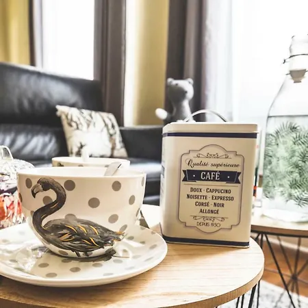 Le Coeur De Reims, La Mairie Et Le Boulingrin *