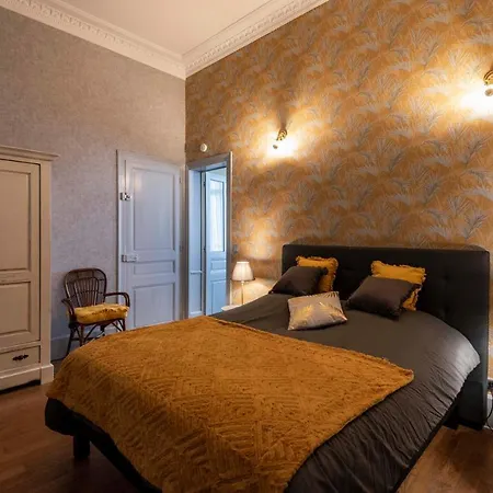 Le Coeur De Reims, La Mairie Et Le Boulingrin *