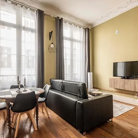 Le Coeur De Reims, La Mairie Et Le Boulingrin * Reims