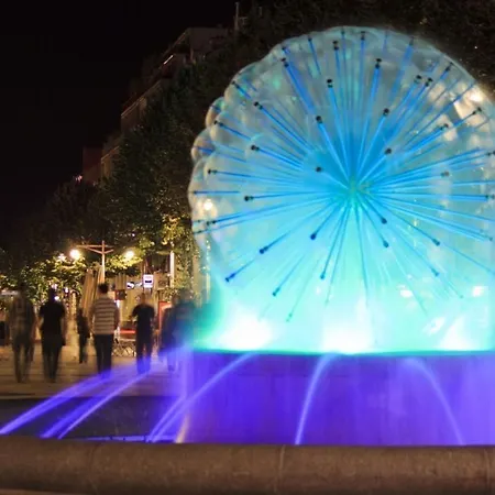 Le Coeur De Reims, La Mairie Et Le Boulingrin Reims
